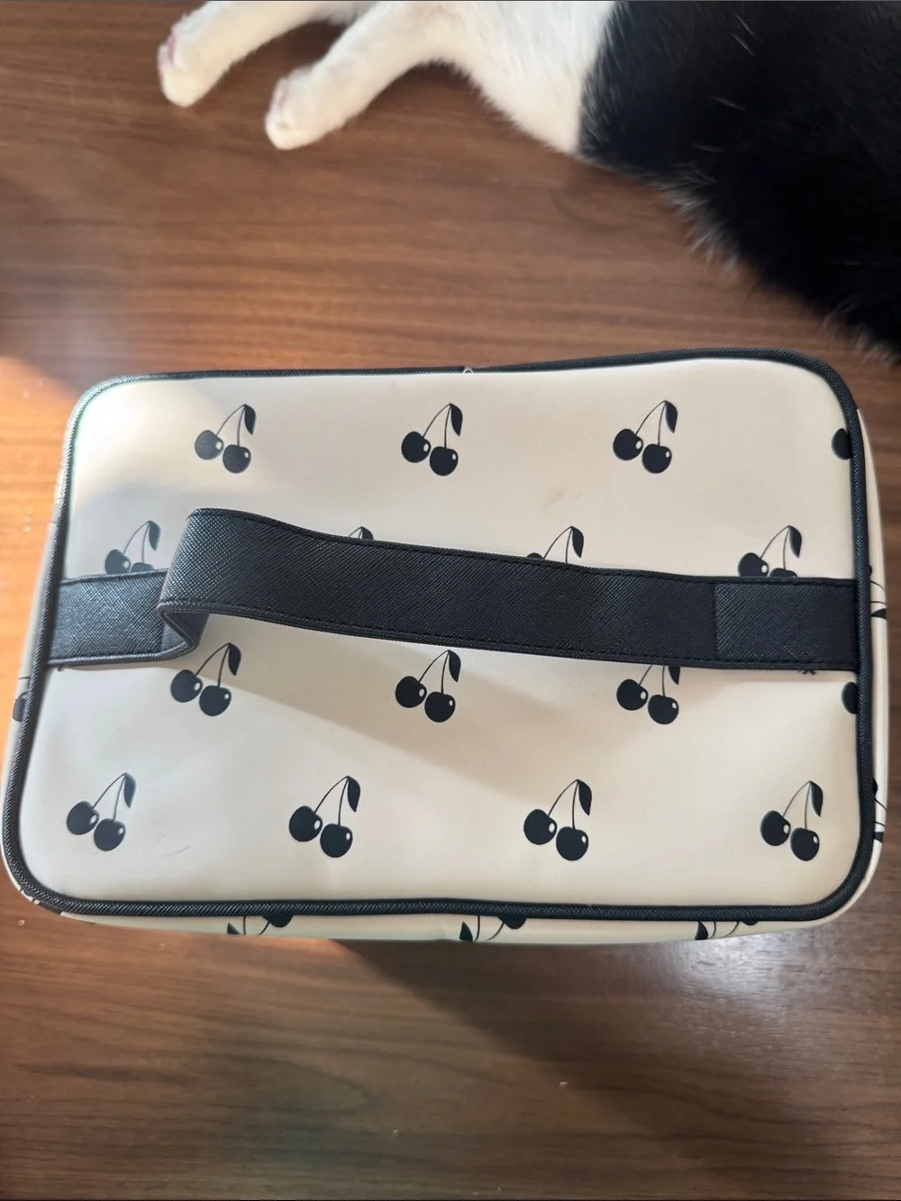 Tender love carry cosmetics case